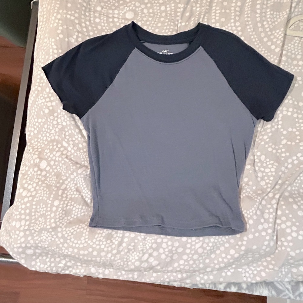 hollister tee